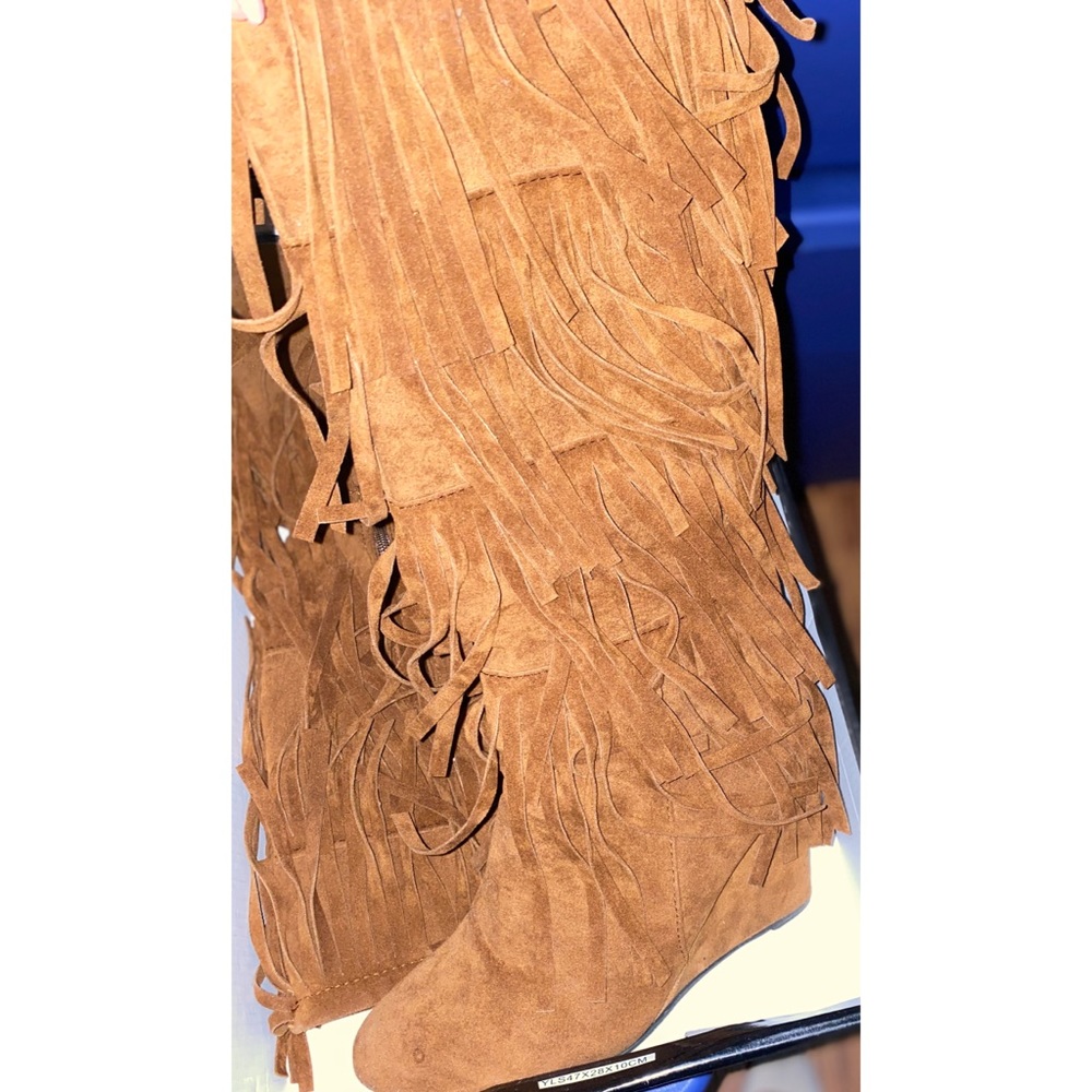 Fringed wedge boots
